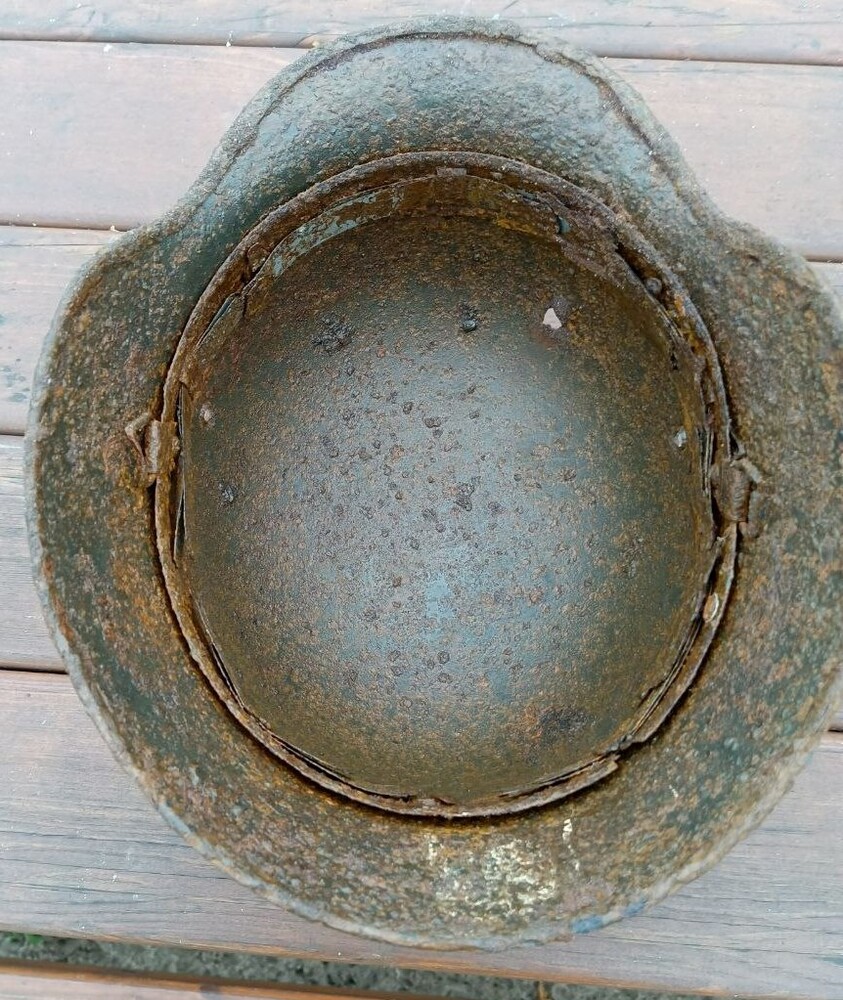 Wehrmacht helmet M40 / from Stalingrad