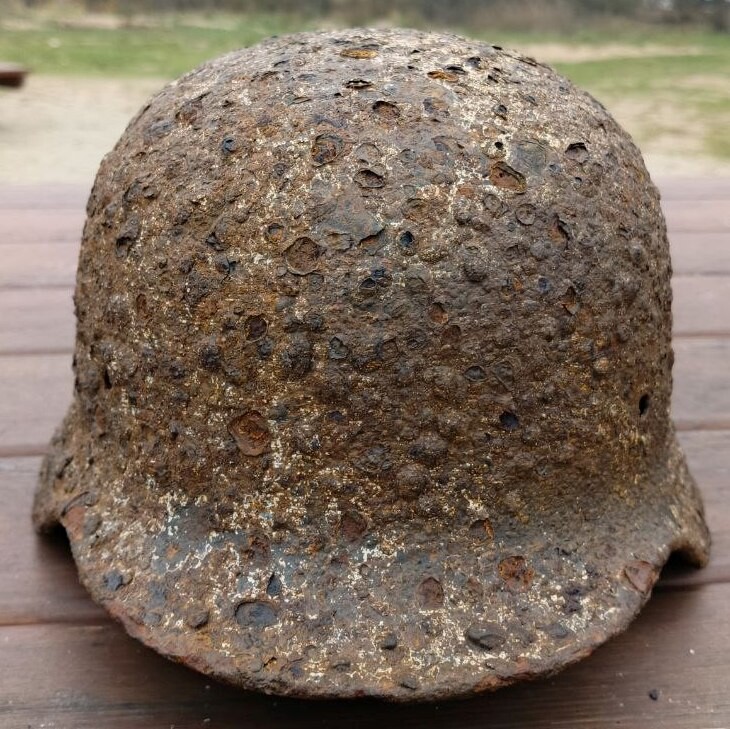 Wehrmacht helmet M40 / from Stalingrad