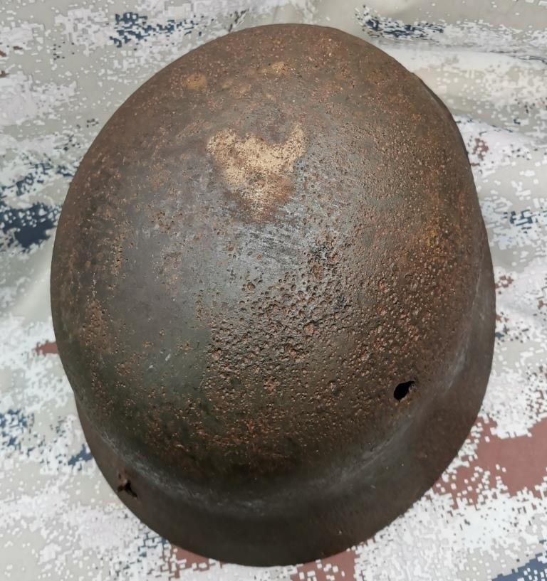 Wehrmacht helmet M40 / from Stalingrad