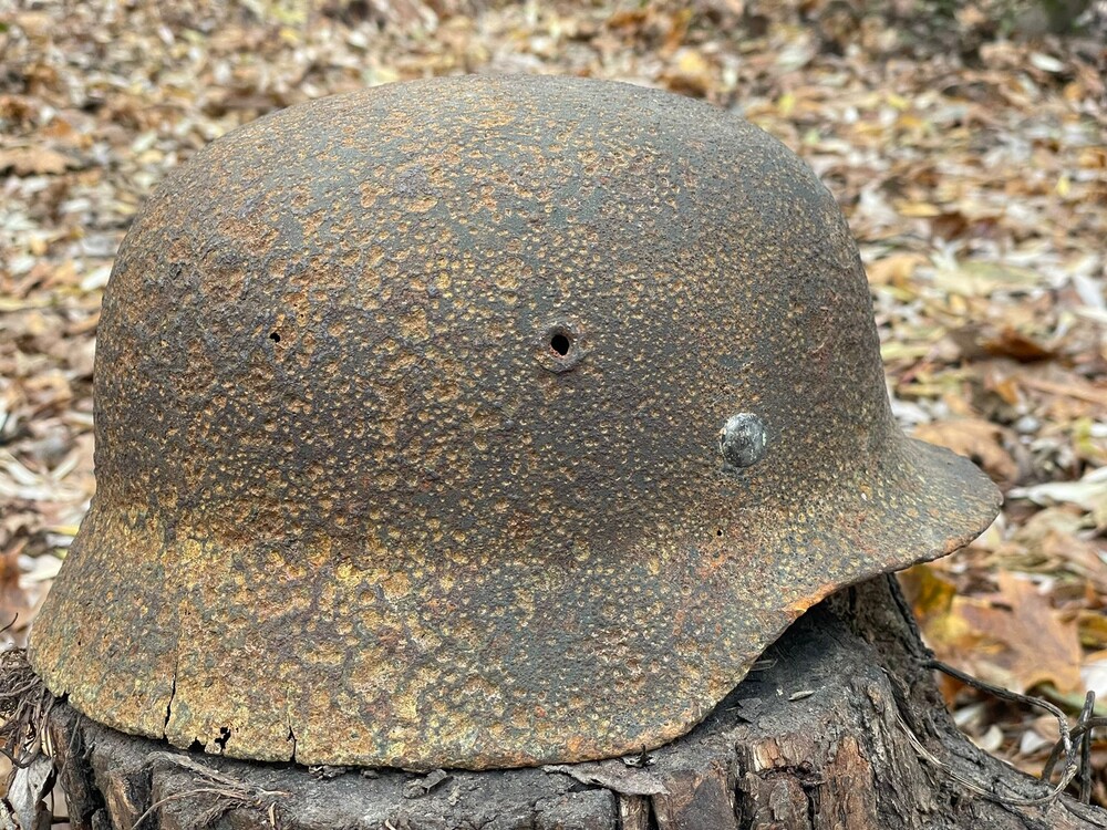 Wehrmacht helmet M40 / from Leningrad