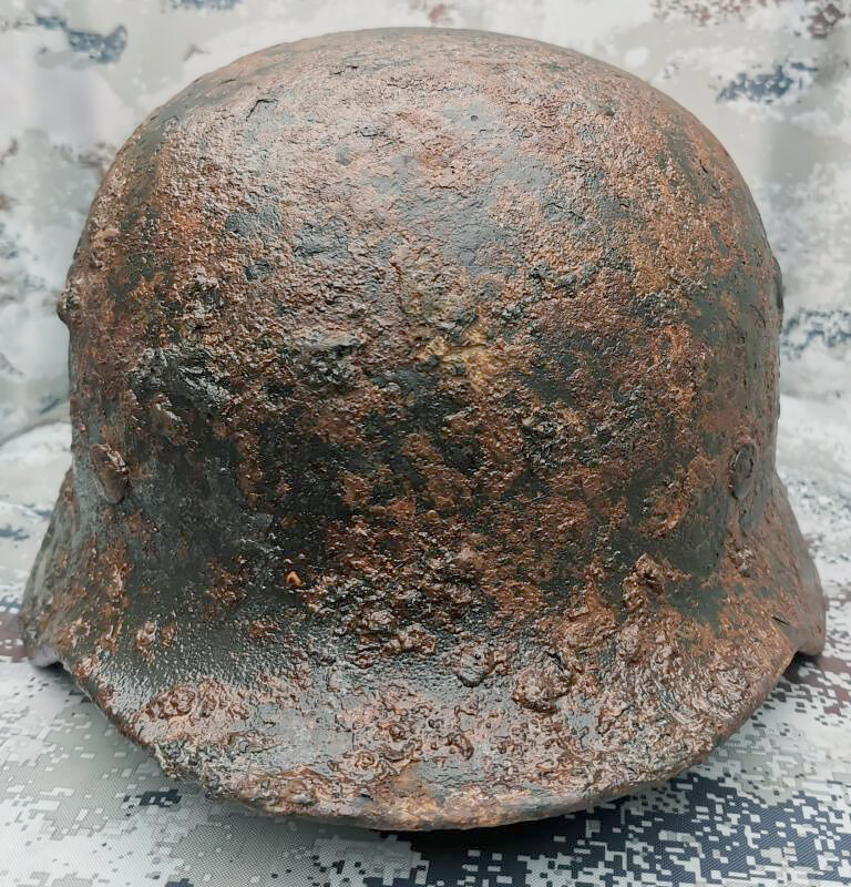 Wehrmacht helmet M40 and Weimar belt / from Stalingrad