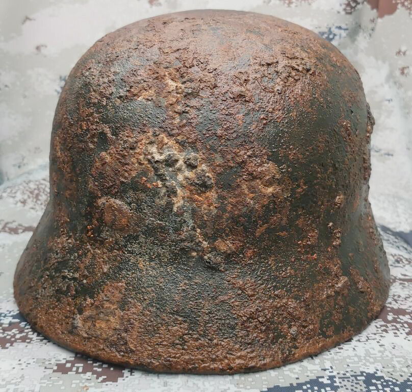 Wehrmacht helmet M40 and Weimar belt / from Stalingrad