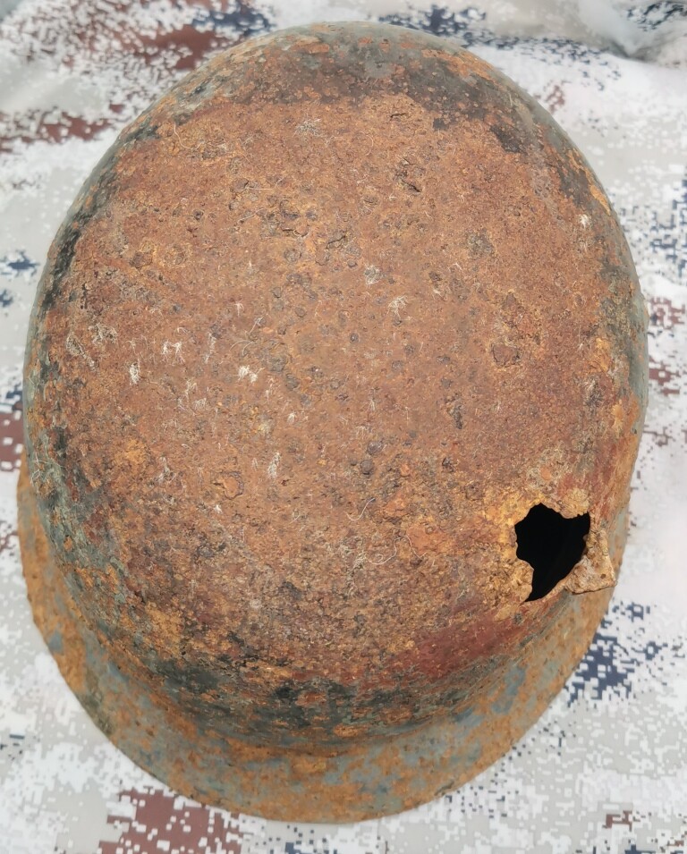 German helmet M35 DD / from Kursk