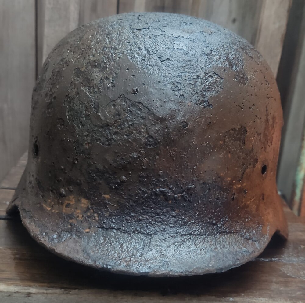 Wehrmacht helmet M40 / from Leningrad