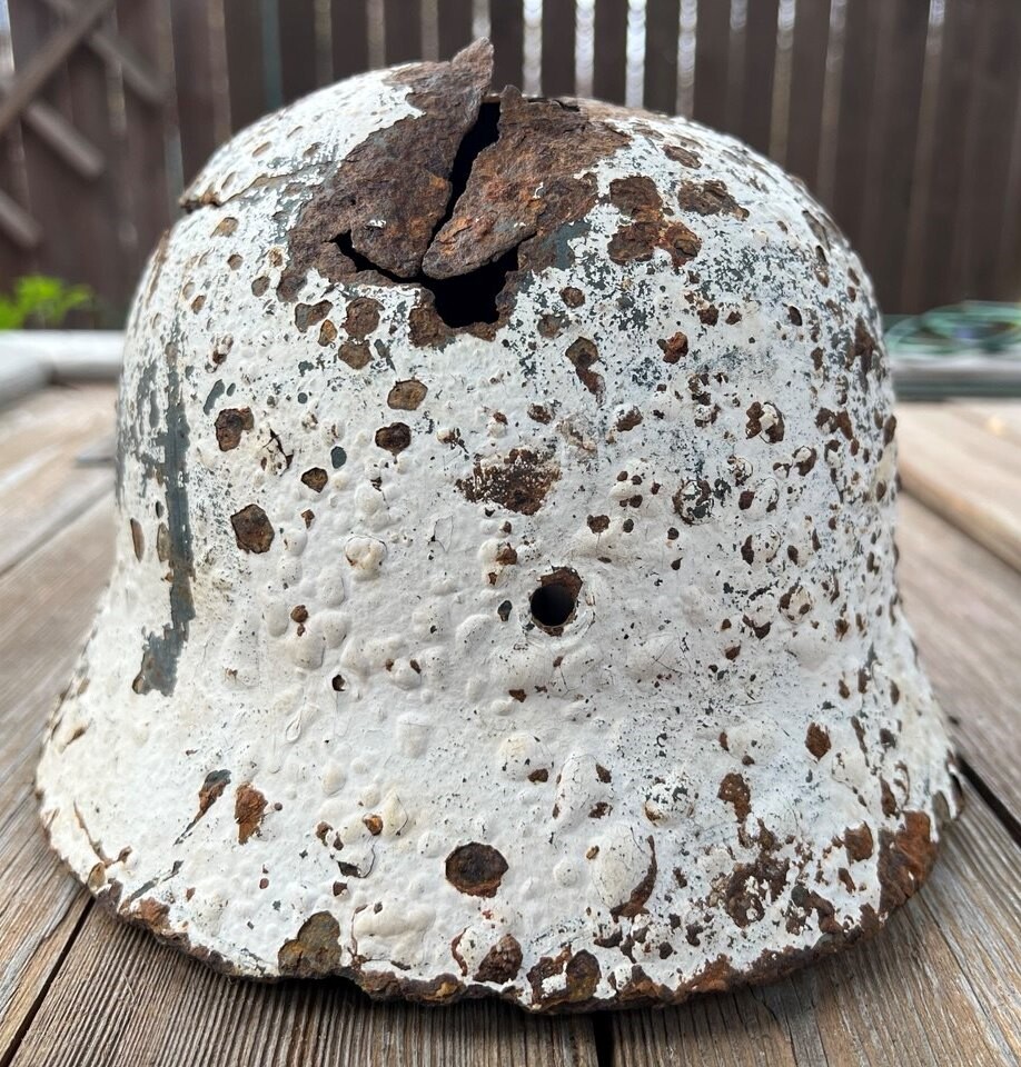 Winter camo Wehrmacht helmet M35 / from Velikiye Luki