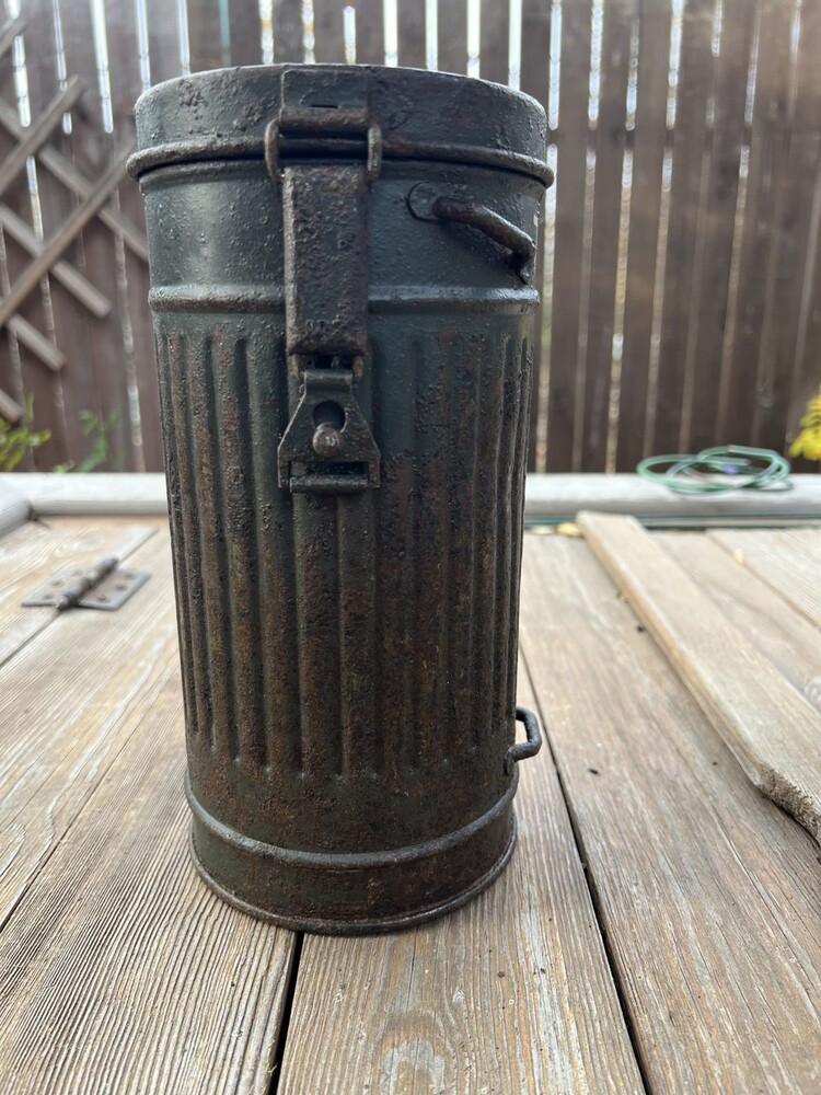 Short gasmask canister / from Stalingrad 