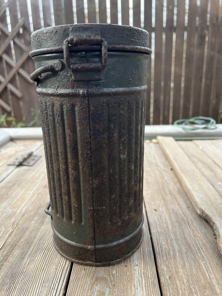 Short gasmask canister / from Stalingrad 