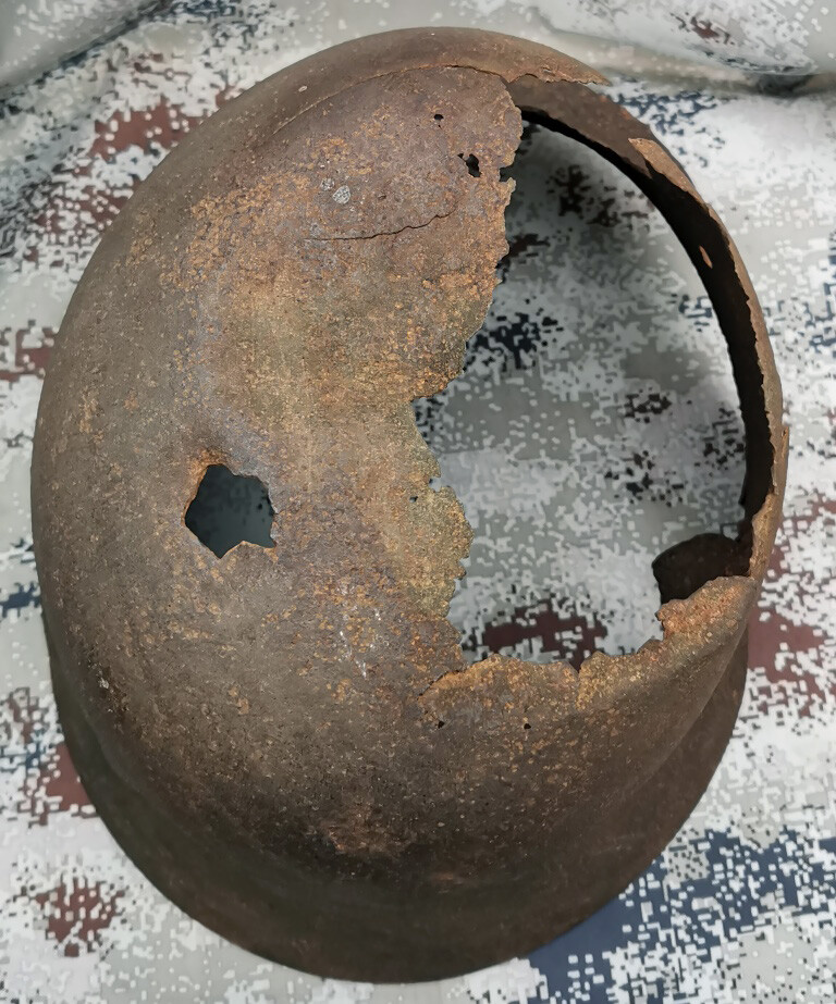 German helmet M40 / from Stalingrad