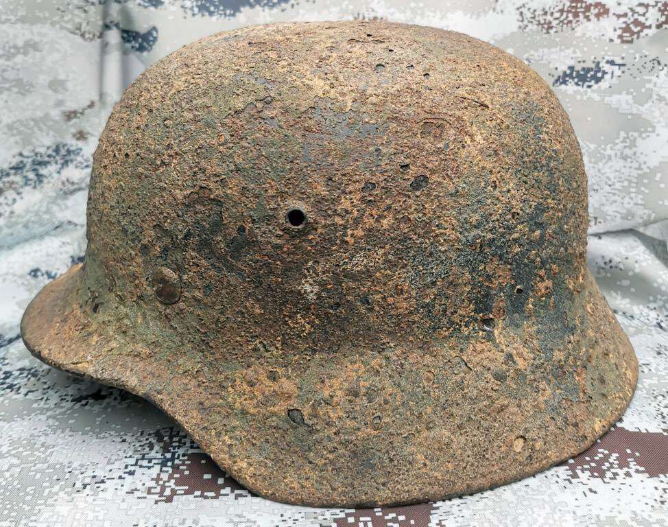 Luftwaffe helmet M35 DD / from Stalingrad