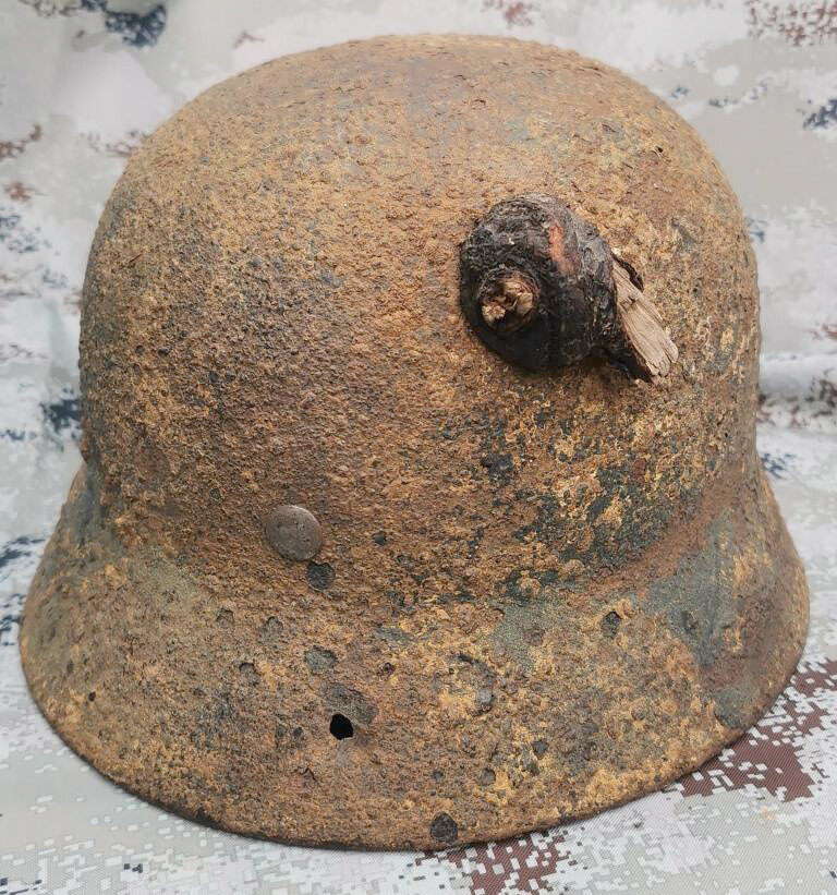 Luftwaffe helmet M35 DD / from Stalingrad