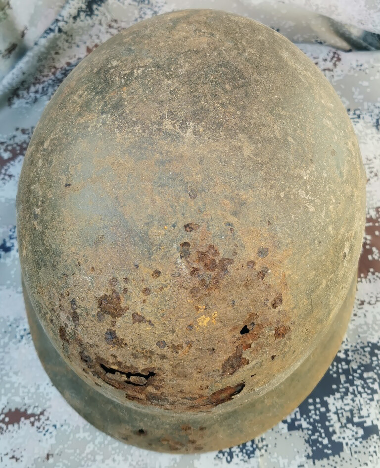 Wehrmacht helmet M40 / from Stalingrad