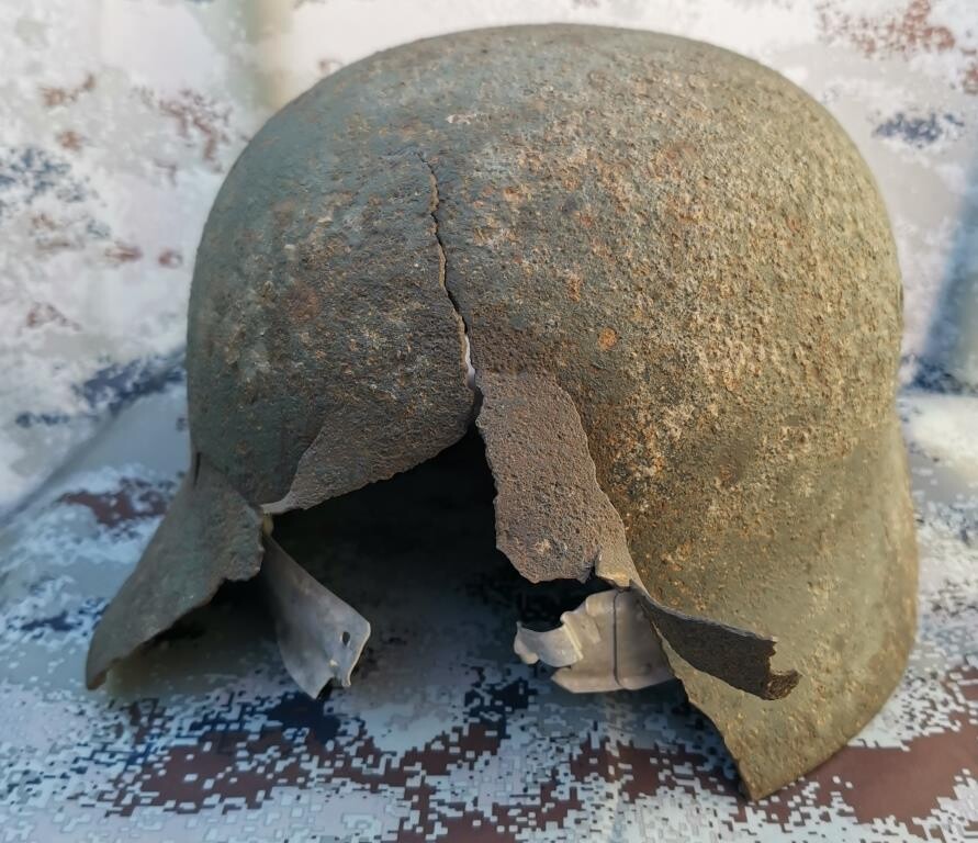 German helmet M40 / from Stalingrad