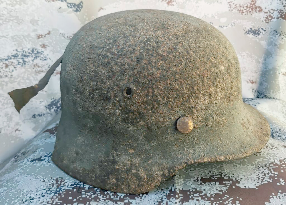 German helmet M40 / from Stalingrad