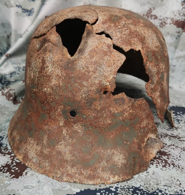 German helmet M35 / from Stalingrad