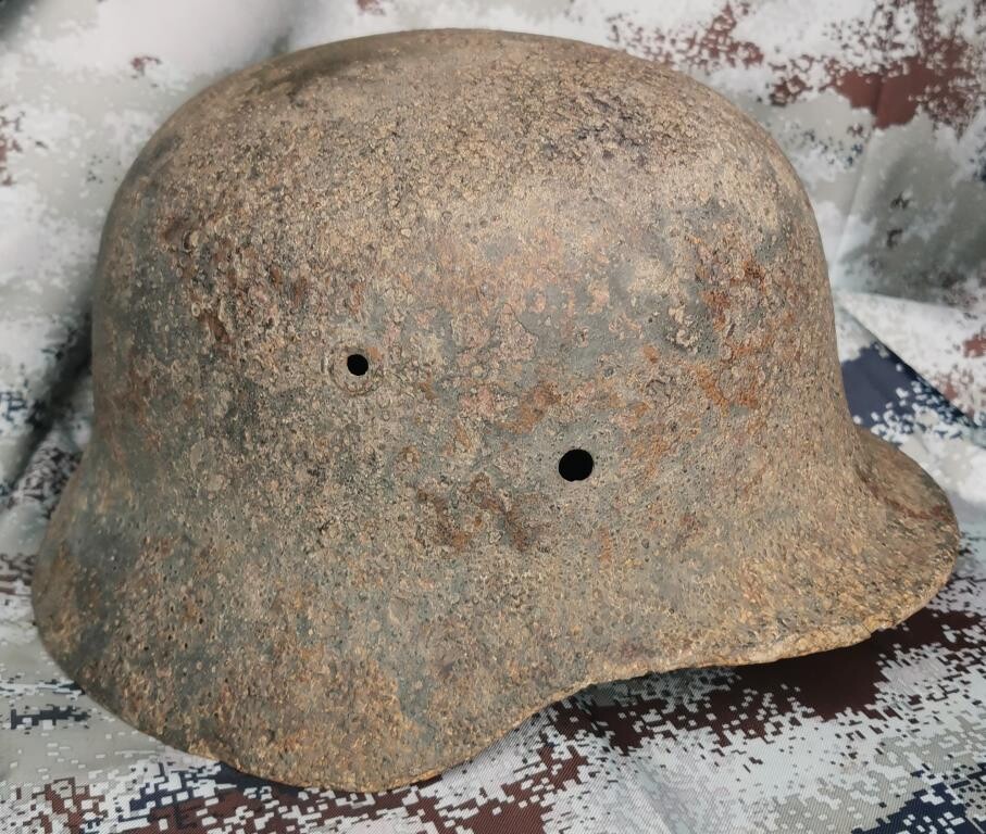 Wehrmacht helmet M40 / from Stalingrad