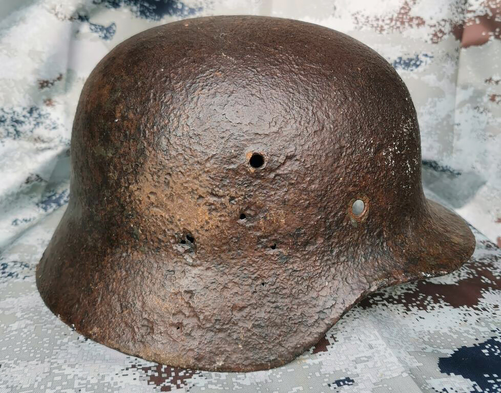 Wehrmacht helmet M40 / from Kursk