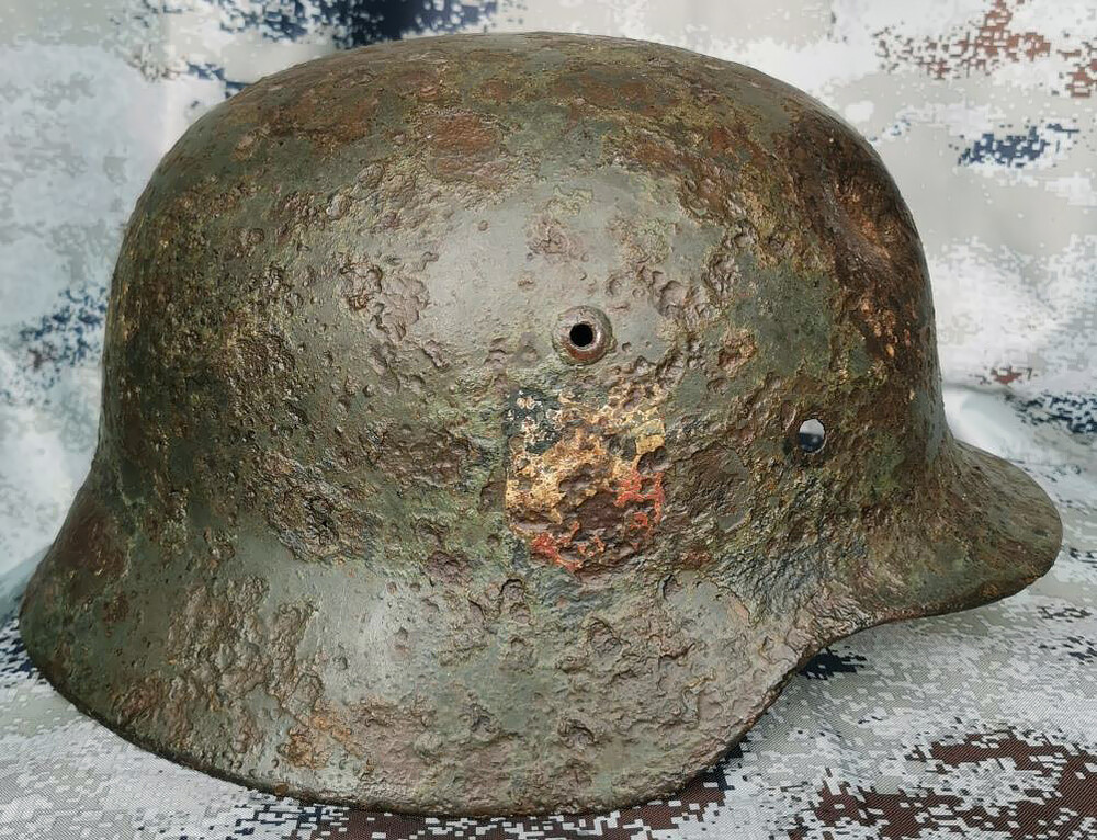 Wehrmacht helmet M40 / from Kursk