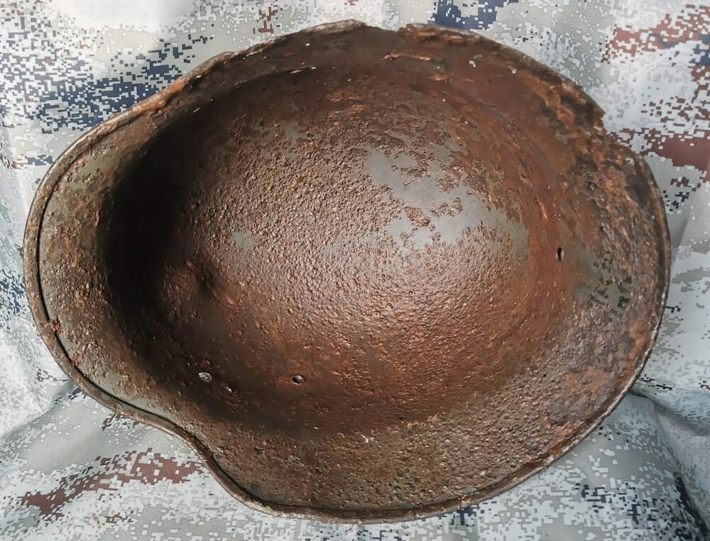 Wehrmacht helmet M40 / from Kursk