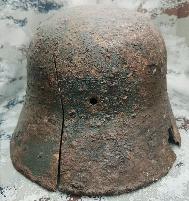 Wehrmacht helmet M16 / from Stalingrad