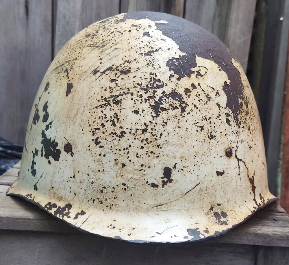 Winter camo Soviet helmet SSh40 / from Leningrad