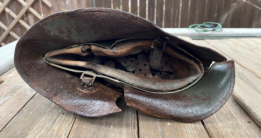 German helmet M17 / from Leningrad