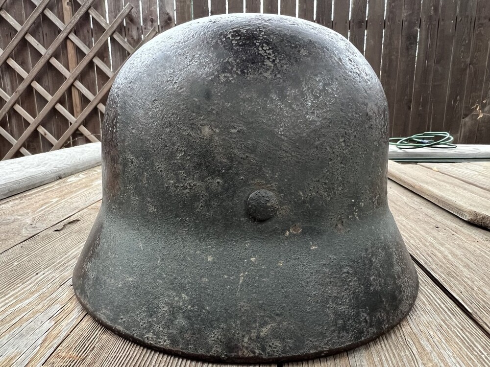 Wehrmacht helmet M40 / from Stalingrad