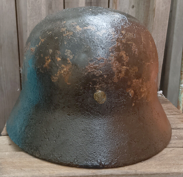 Wehrmacht helmet M40 / from Stalingrad