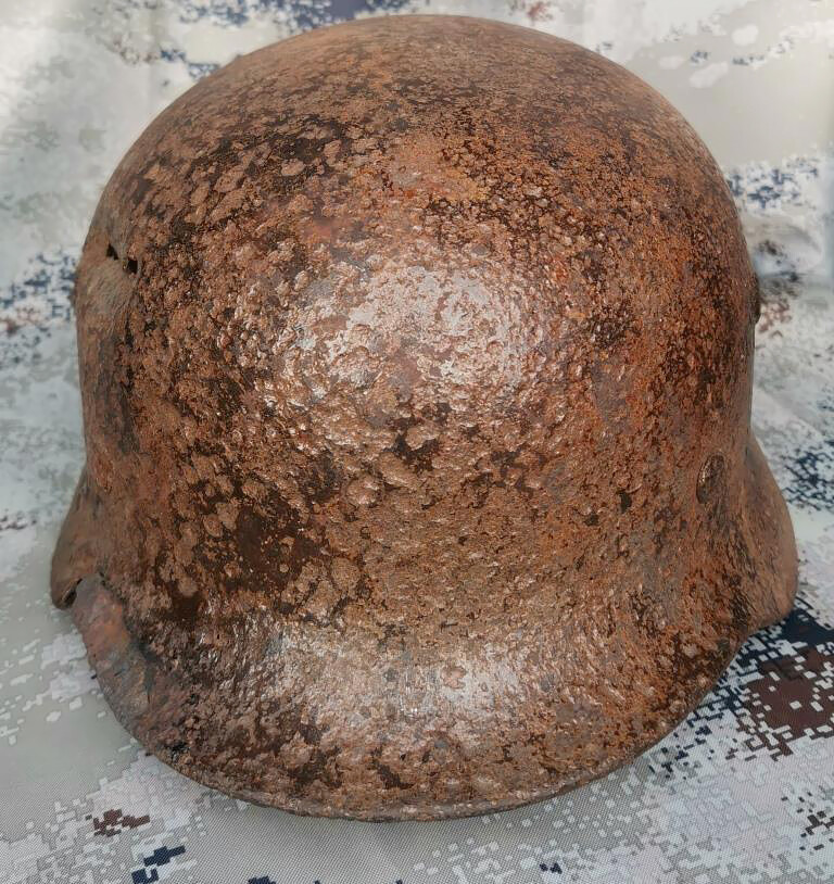 Wehrmacht helmet M35 DD / from Stalingrad