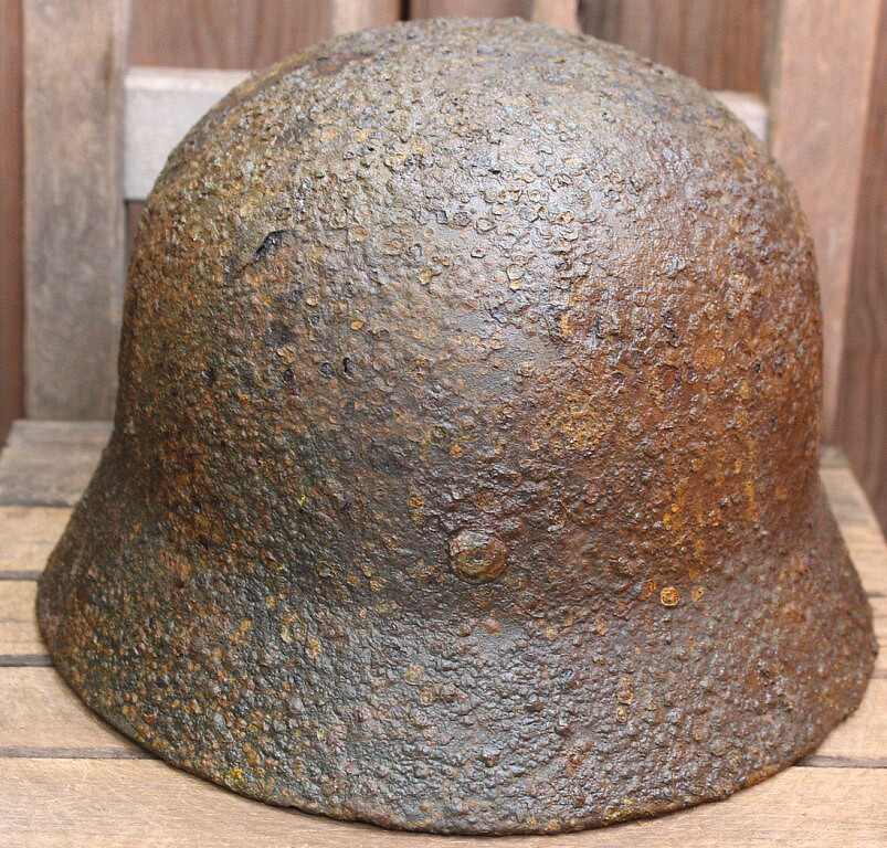 Wehrmacht helmet M40 / from Koenigsberg