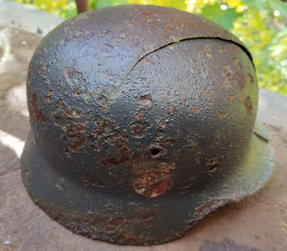 Wehrmacht helmet M35 DD / from Novgorod