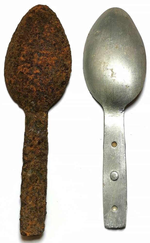 2 forks-spoons / from Stalingrad