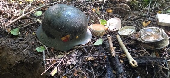 Wehrmacht helmet M35 DD / from Kholm