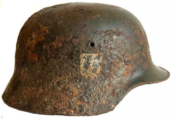 Waffen SS helmet M40 / from Smolensk