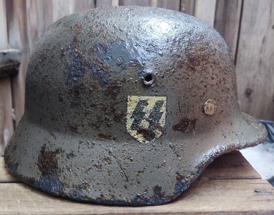 Waffen SS "Wiking" helmet M40 DD / from Rostov