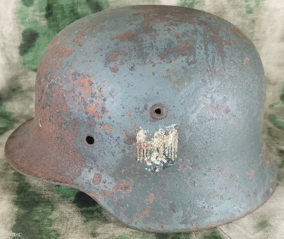 Wehrmacht helmet М35 DD / from Stalingrad