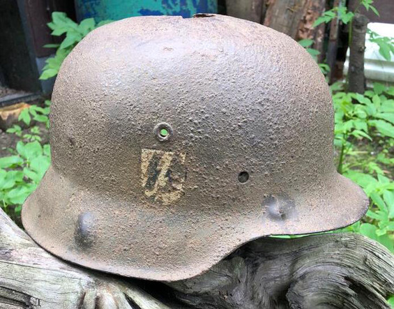 Waffen-SS helmet M42 / from Rzhev