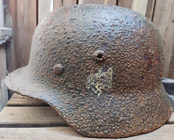 Wehrmacht helmet M40 / from Orel