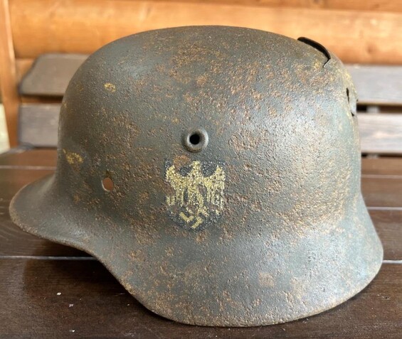 Wehrmacht helmet M40 / from Stalingrad 