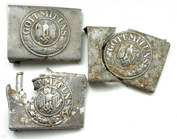 3 Wehrmacht belt buckles "Gott mit Uns" / from Demyansk