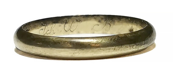 Gold German wedding ring / from Stalingrad