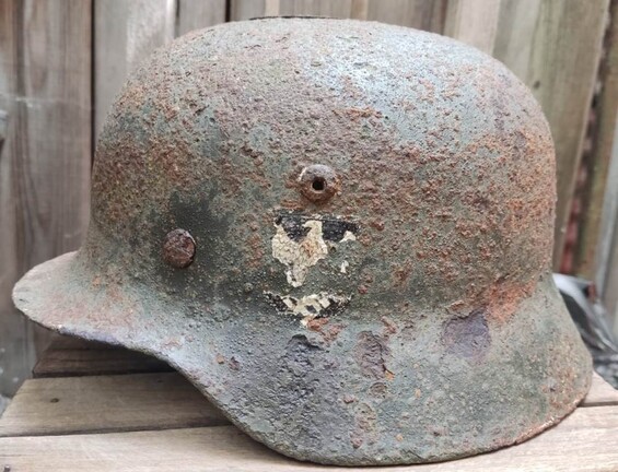 Wehrmacht helmet M35 DD / from Smolensk