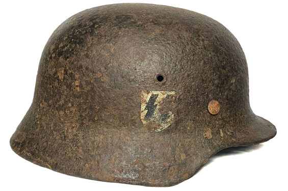 Waffen SS helmet M40 / from Rzhev