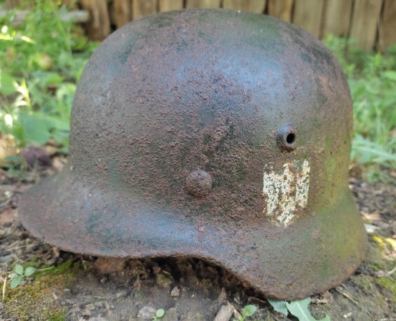 Wehrmacht helmet M40 / from Stlingrad