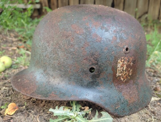 Wehrmacht helmet M35 DD / from Stalingrad