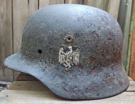 Wehrmacht helmet M35 DD / from Staraya Russa