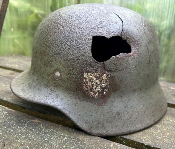 Wehrmacht helmet M40 / from Rzhev