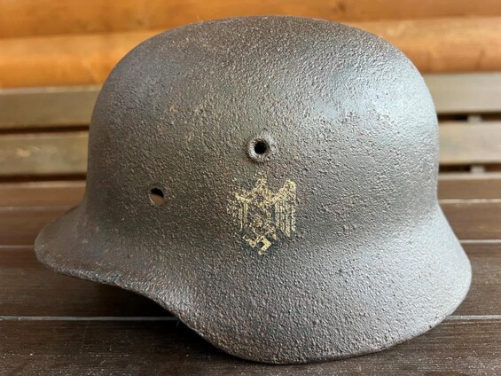 Wehrmacht helmet M40 / from Stalingrad