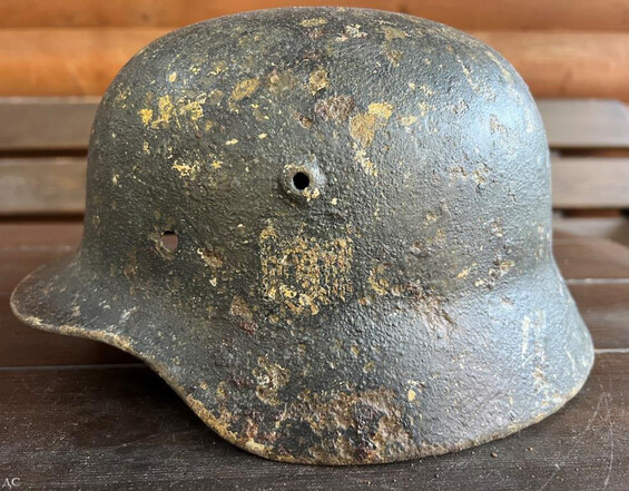 Wehrmacht helmet M40 / from Stalingrad