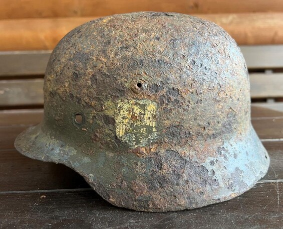 German helmet M35 / from Leningrad 