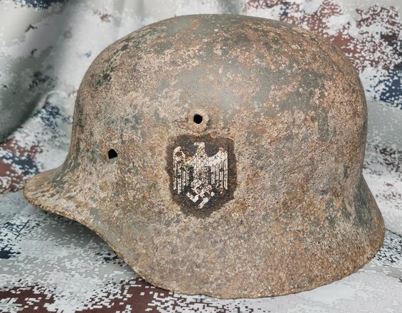 Wehrmacht helmet M40 / from Leningrad